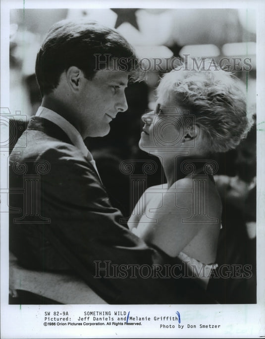 1986, "SOMETHING WILD" stars Jeff Daniels and Melanie Griffith - Historic Images