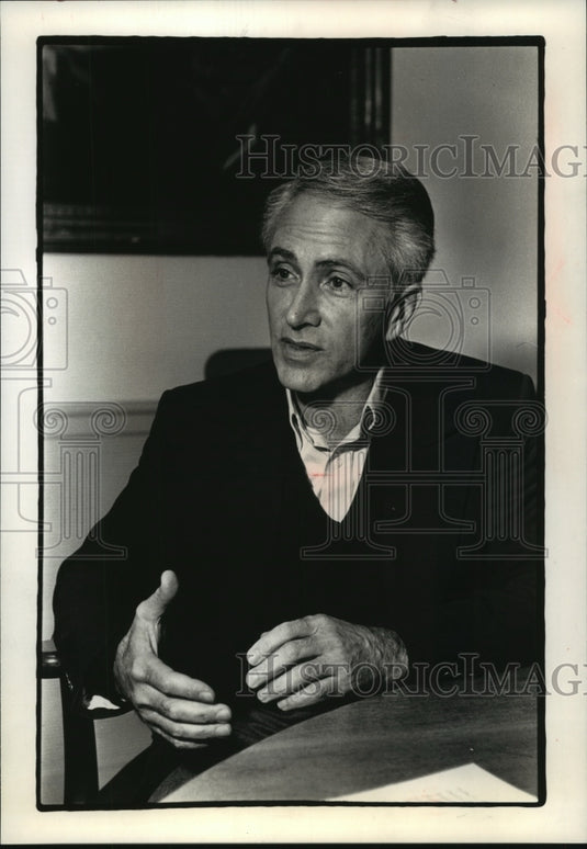 1990, Richard Grausman, chef and author supervises French cooking. - Historic Images