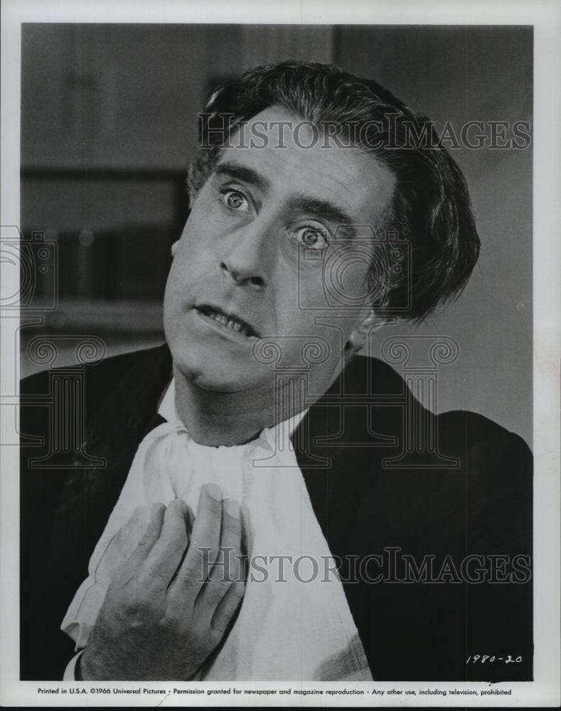 1966, Nigel Green in scene from suspense chiller "Let's Kill Uncle" - Historic Images
