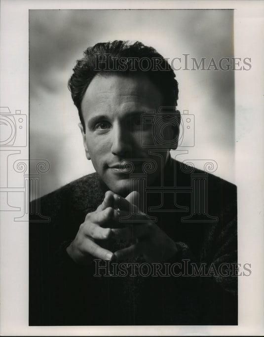 Press Photo Neal Gittleman, conductor of the Milwaukee Symphony Orchestra. - Historic Images