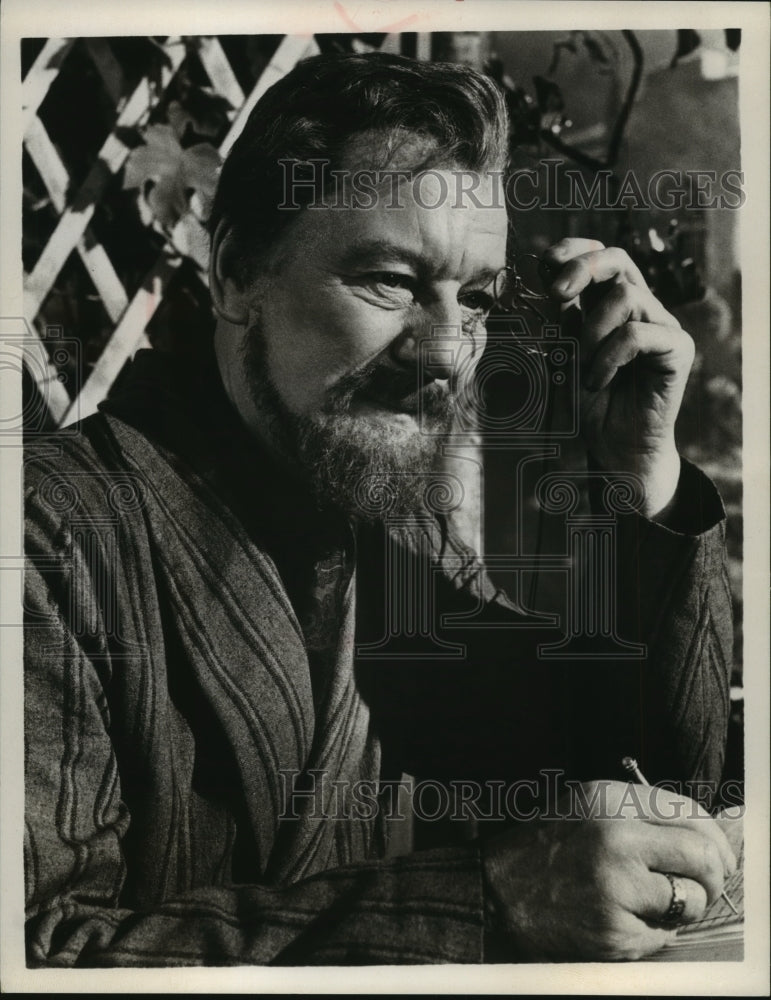1968, Sir John Gielgud, actor. - mjp16373 - Historic Images