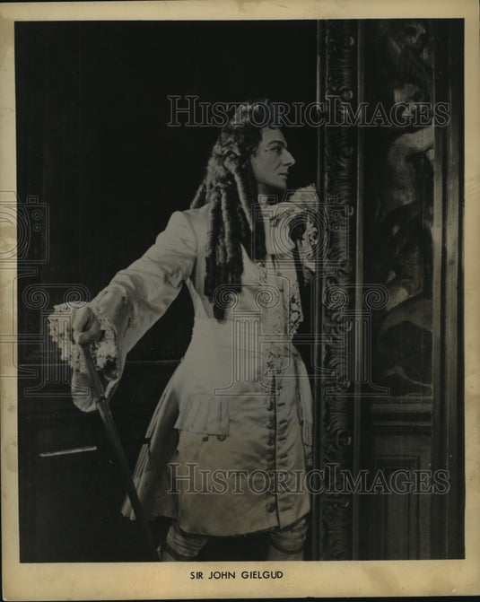 Press Photo Sir John Gielgud, stage and movie actor. - mjp16374 - Historic Images