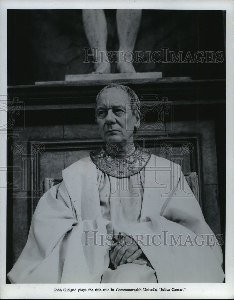 1972, Sir John Gielgud stars in Julius Caesar. - mjp16376 - Historic Images