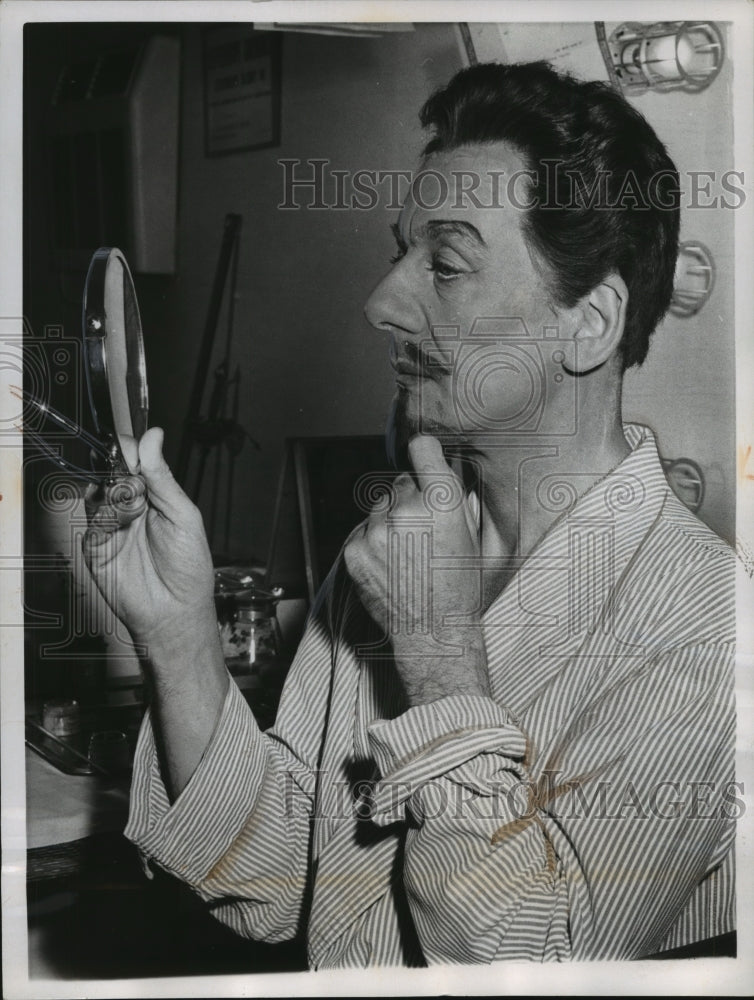 1959, Broadway actor Sir John Gielgud - mjp16378 - Historic Images