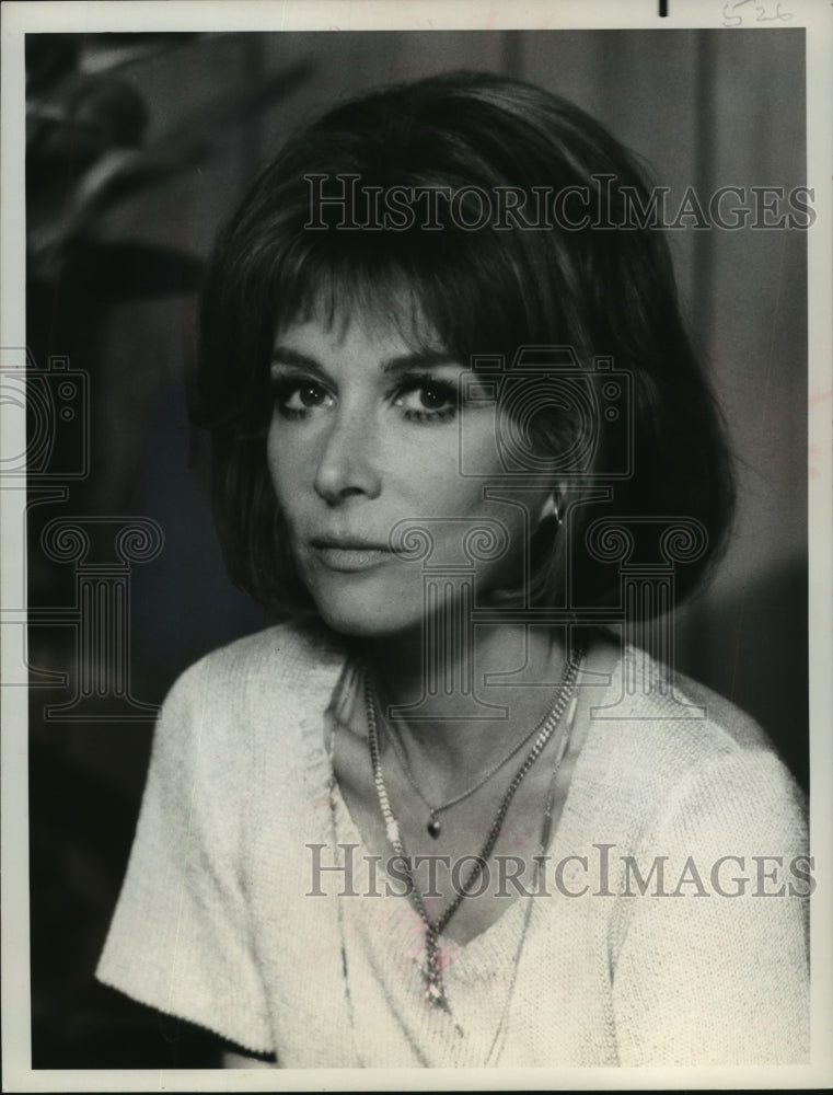 1976, "Airport 1977" star Lee Grant - mjp16465 - Historic Images
