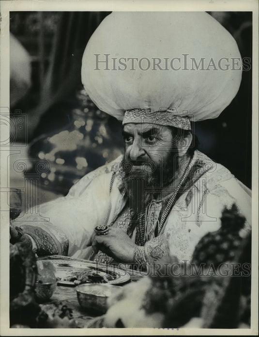 1967, Welsh actor Hugh Griffith - mjp16471 - Historic Images