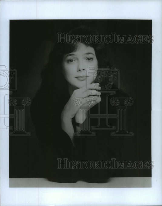 1987, Bluegrass singer Nanci Griffith - mjp16476 - Historic Images