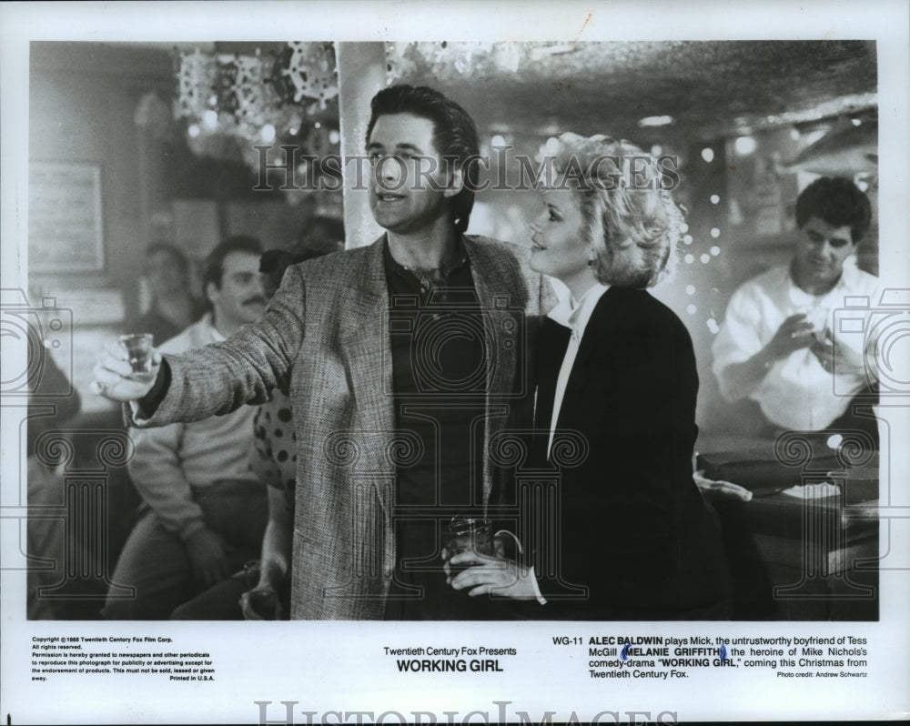 1988 Press Photo &quot;Working Girl&quot; stars Melanie Griffith and Alec Baldwin - Historic Images
