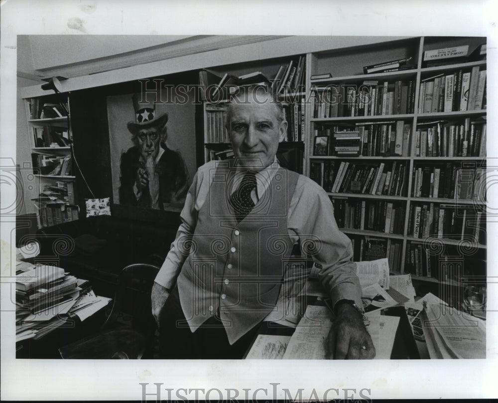 1979 Press Photo Brenden Gill, 64, in his office he calls &quot;The Wurd Factory.&quot;-Historic Images