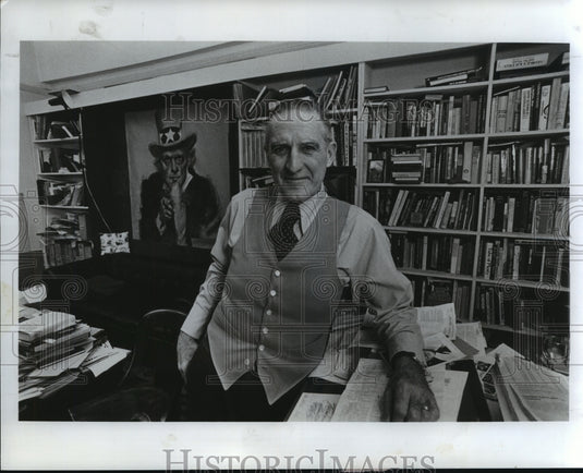 1979 Press Photo Brenden Gill, 64, in his office he calls "The Wurd Factory."-Historic Images