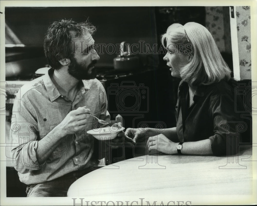 1984 Press Photo Michael Gross and Meredith Baxter Birney star in "Family Ties" - Historic Images
