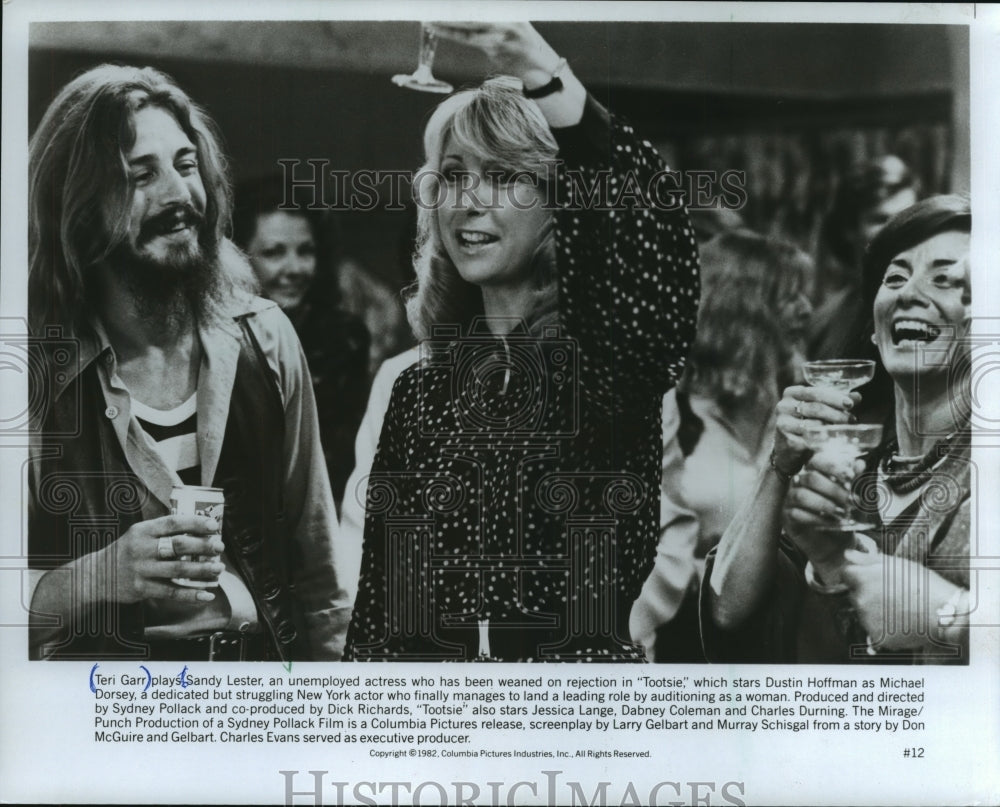 1982, Teri Garr &amp; Dustin Hoffman in &quot;Tootsie&quot; - mjp17176 - Historic Images