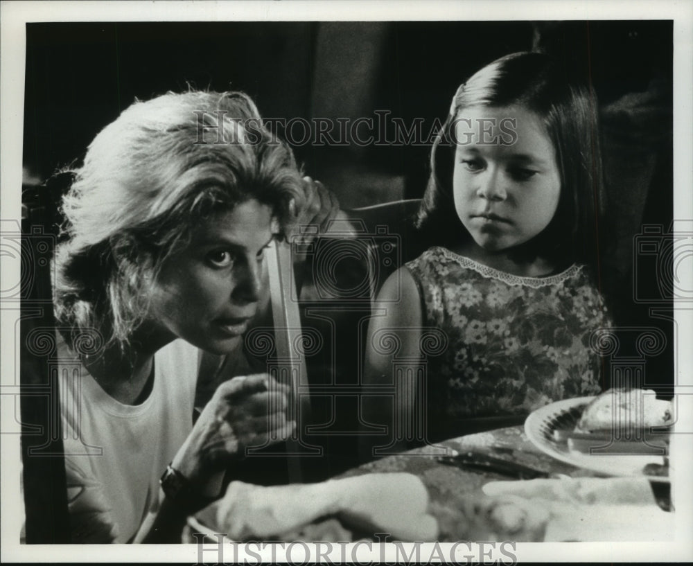 1994 Press Photo Director Jessie Nelson coaches actress, scene Corrina Corrina - Historic Images