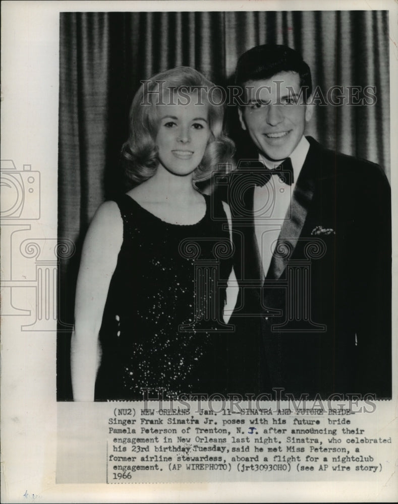 1966 Press Photo Frank Sinatra Jr. with finance Pamela Peterson in New Jersey - Historic Images