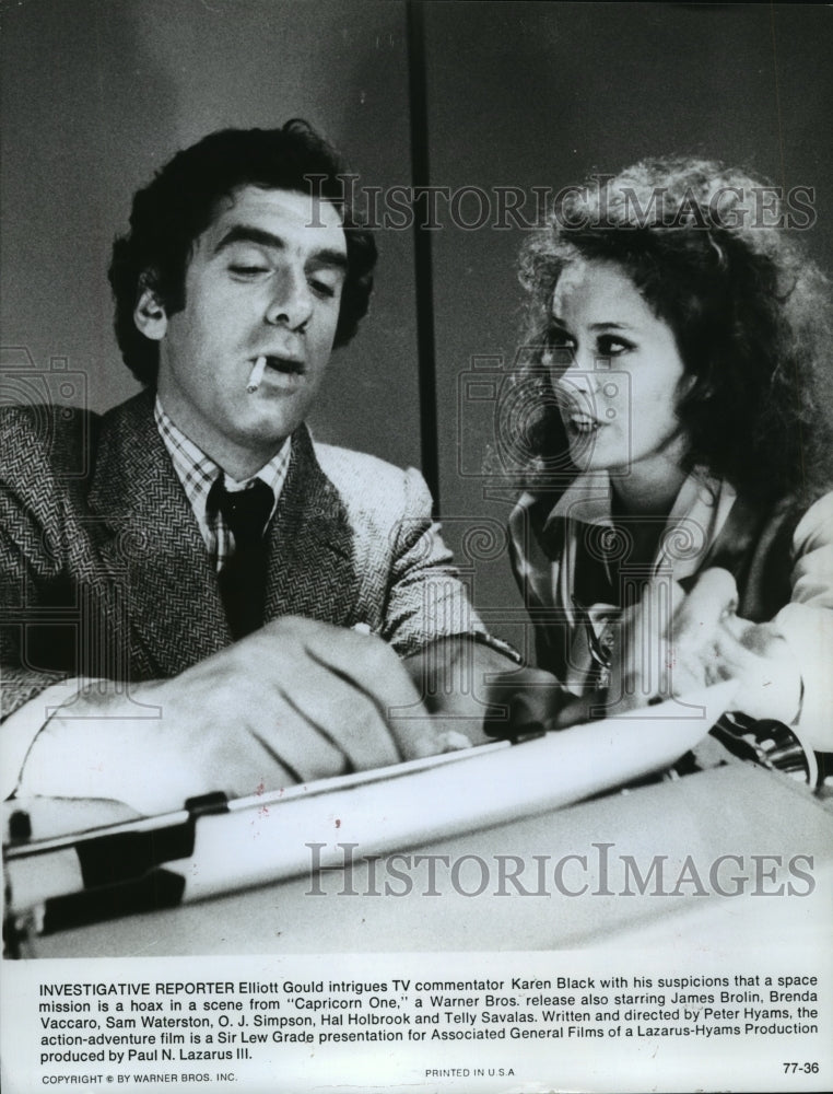 1978, Elliott Gould and Karen Black in &quot;Capricorn One&quot; - mjp17775 - Historic Images