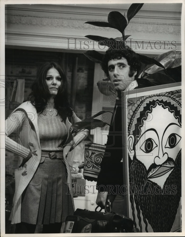 1970, Paula Prentiss and Elliott Gould in "Move" - mjp17780 - Historic Images