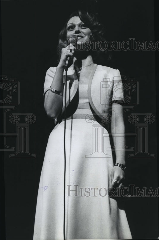 1974 Press Photo Former Miss America Terry Anne Meeuwsen. - mjp17883-Historic Images