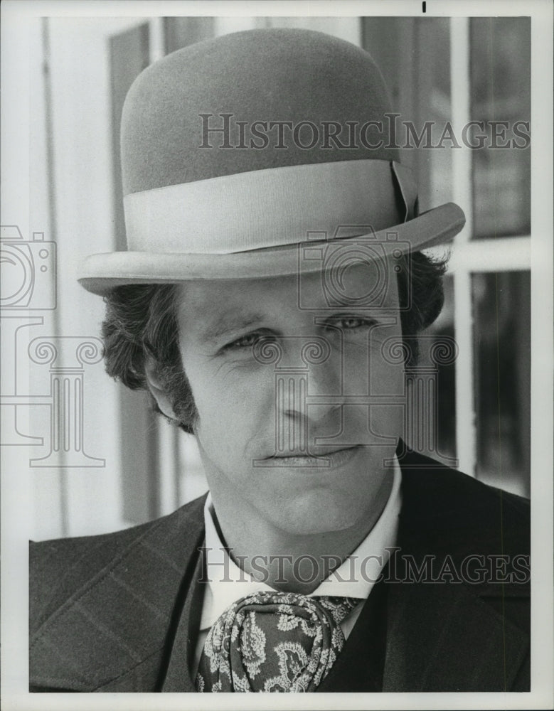 1980, Richard Gilliland stars on Little Women. - mjp17965 - Historic Images
