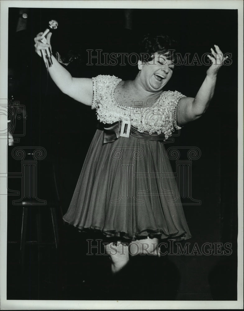 1968, Totie FIelds headlines at the Riviera Hotel&#39;s Starlite Theater - Historic Images
