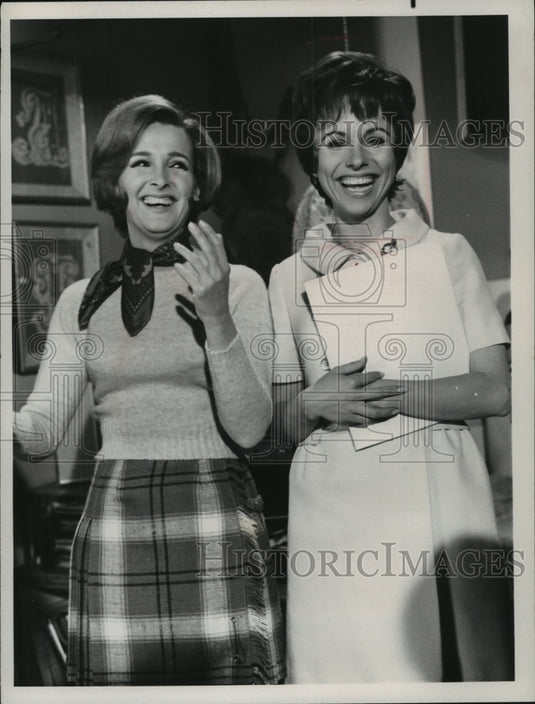 1971 Millicent Martin and Patte Finley in "From a Bird's-Eye View" - Historic Images