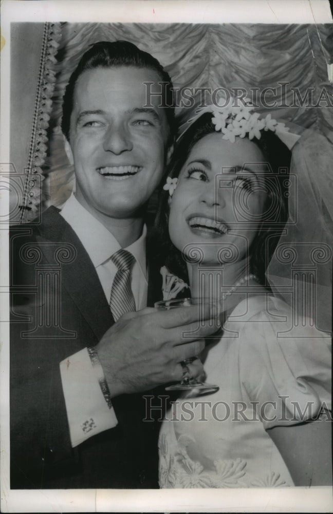 1963, Robert Goulet and Carol Lawrence marry in New York City - Historic Images