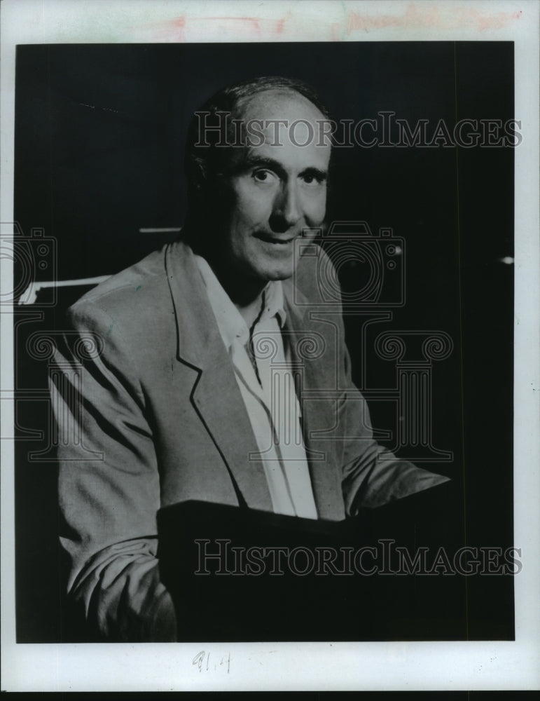1983, Henry Mancini, champ of pop. - mjp18107 - Historic Images