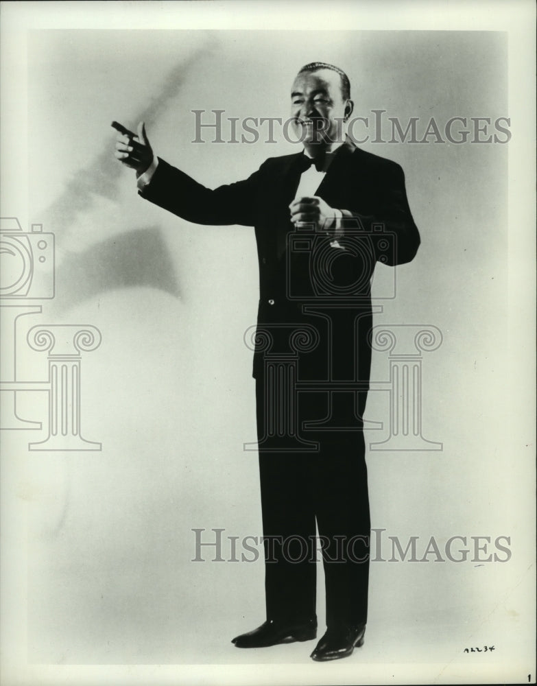 1974, Freddy Martin stars in Big Band Cavalcade - Historic Images