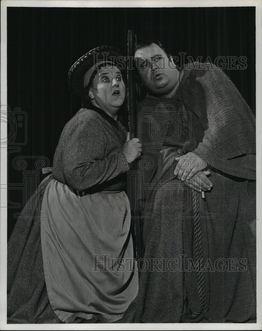 1967 Press Photo Actors Dale Malone & Lu Leonard sing "I'm Only Thinking of Him" - Historic Images