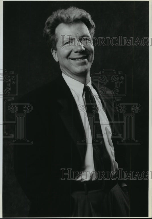 1992 Press Photo John Manceri, conductor of Hollwood Bowl Orchestra in New York - Historic Images