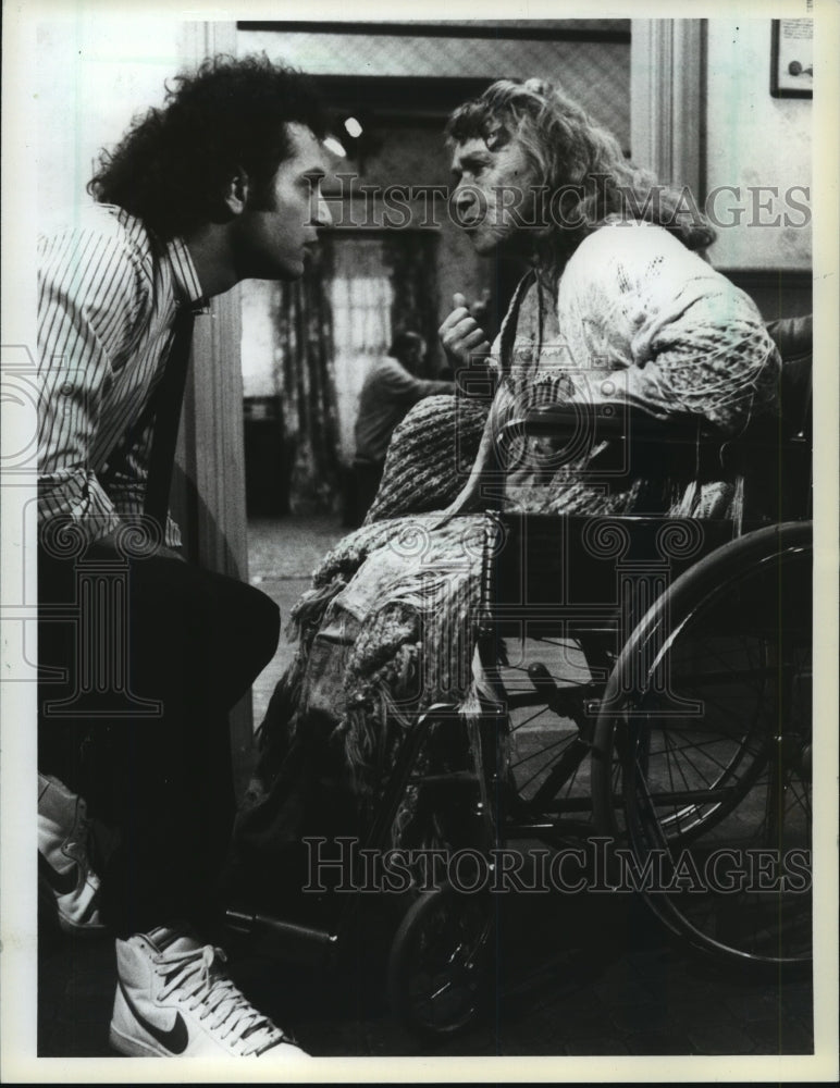 1985 Press Photo Howie Mandel and Jeannette Nolan in scene from "St. Elsewhere" - Historic Images