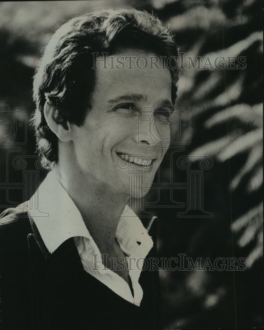 1974, Joel Grey, the star in the musical "Goodtime Charley" - Historic Images