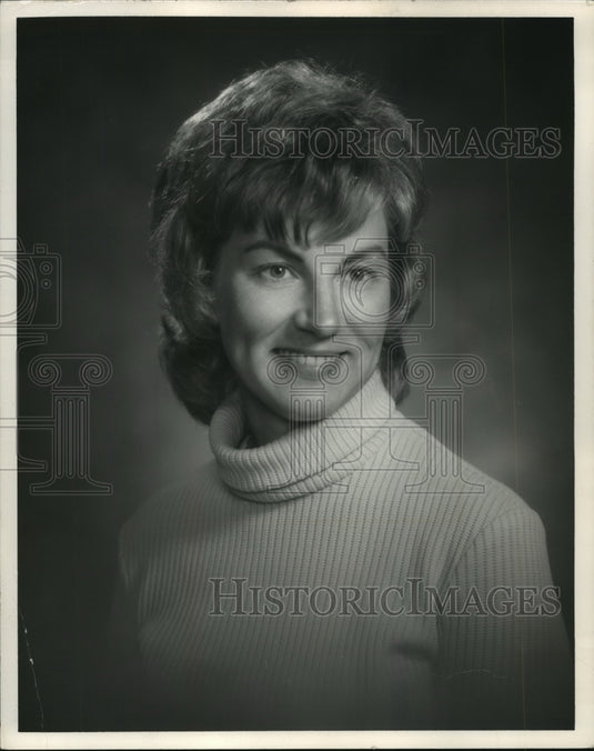 1977 Milwaukee Singer & pianist Marlys Greinke, head shot photo - Historic Images