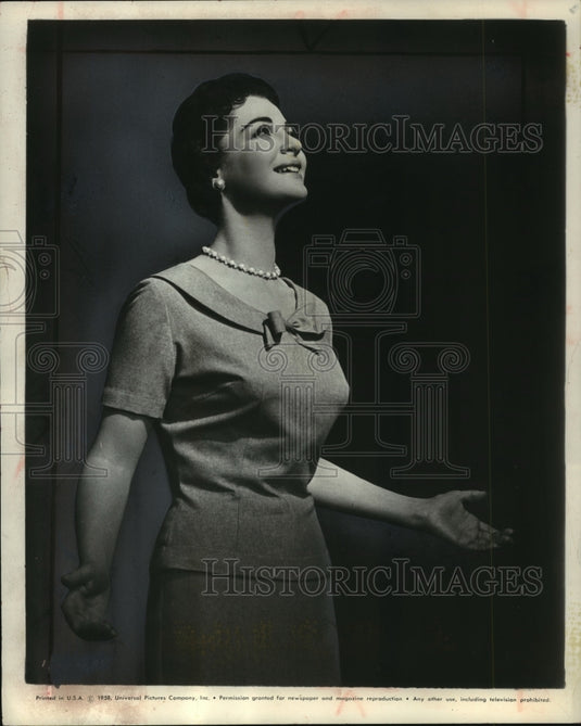 1958, Singer Gogi Grant's latest is "Welcome to My Heart" - Historic Images