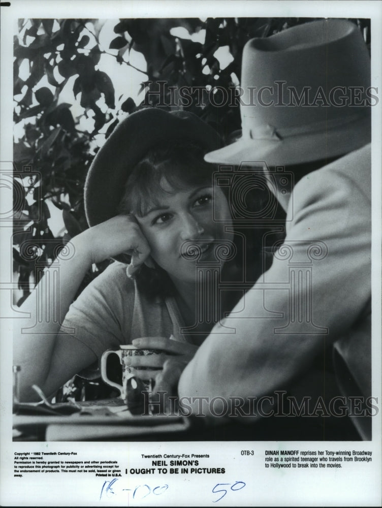 1990 Press Photo Actress Dinah Manoff In Neil Simons &#39;I Ought To Be In Pictures&#39; - Historic Images