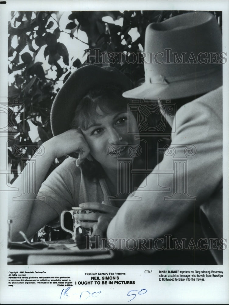 1990 Press Photo Actress Dinah Manoff In Neil Simons 'I Ought To Be In Pictures' - Historic Images
