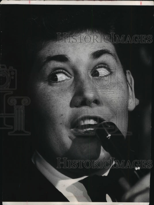 1965, Wayne Newton at the Leilani Supper Club - Historic Images