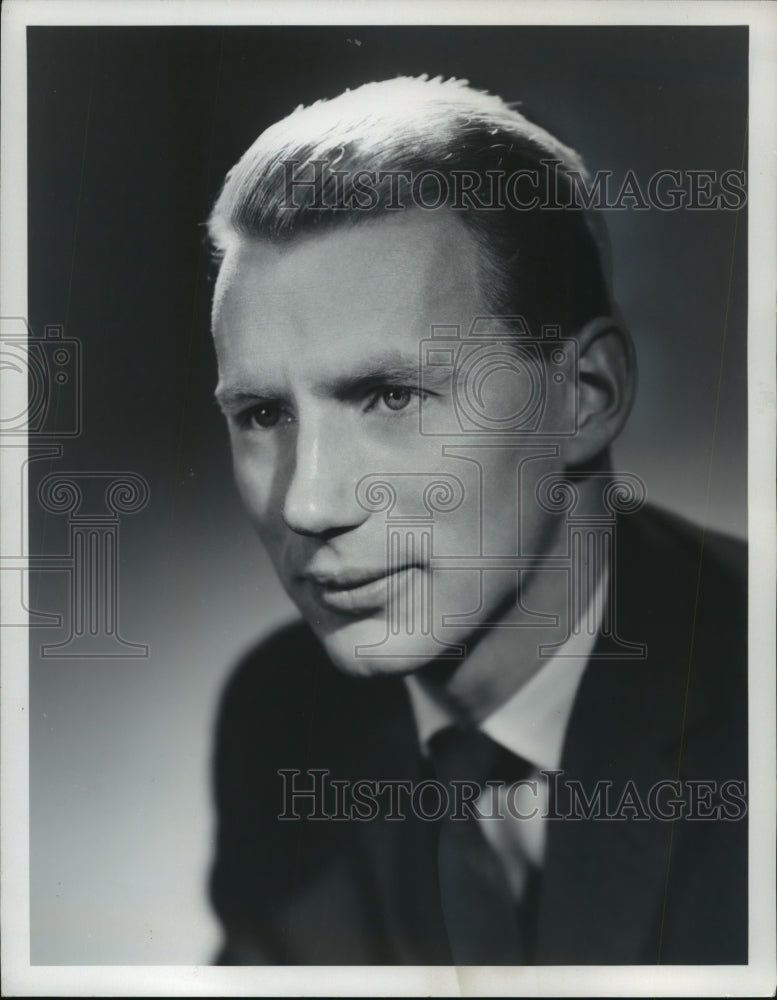 1964 Press Photo Robert MacNeil, NBC News - Historic Images