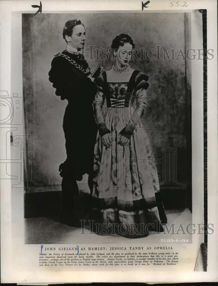 1948, John Gielgud, and Jessica Tandy London Performance of Hamlet - Historic Images