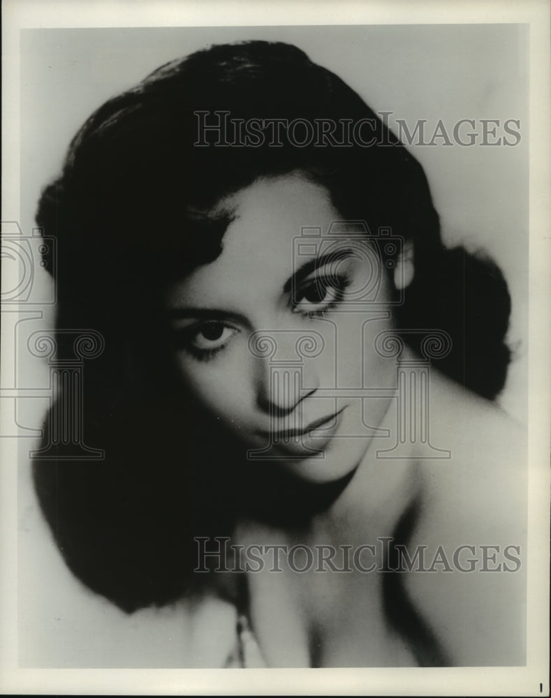 1966, Elaine Malbin - Historic Images