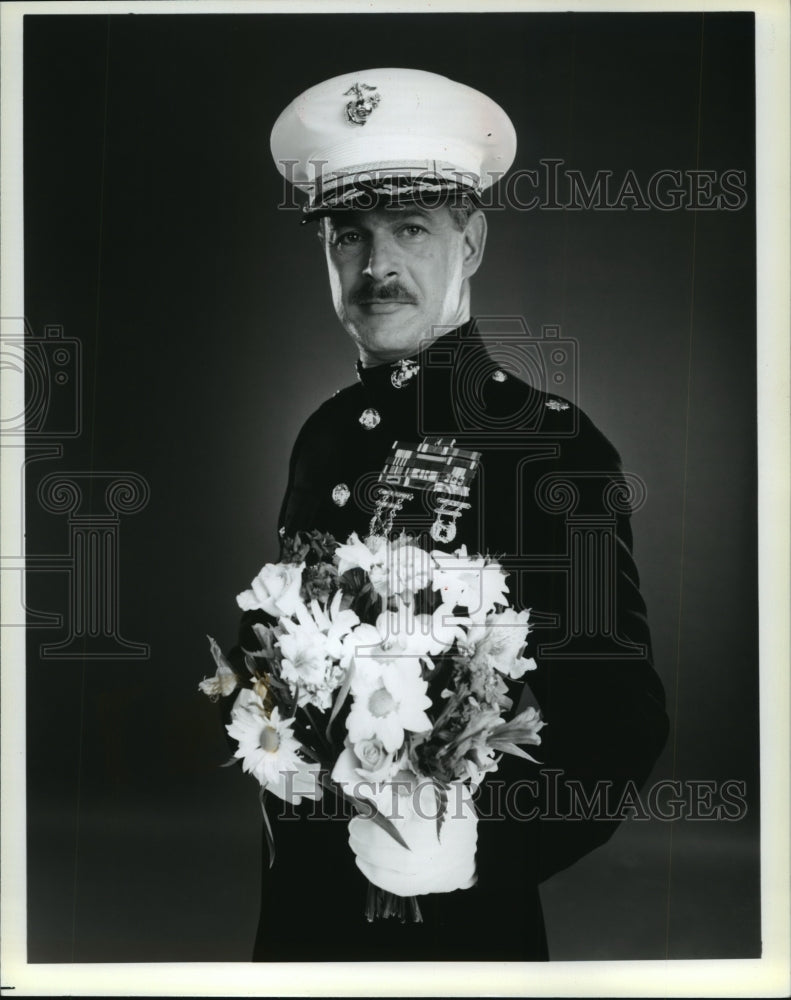1990 Press Photo United States Actor Gerald McRaney in military attire - Historic Images