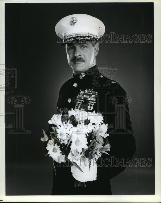 1990 Press Photo United States Actor Gerald McRaney in military attire - Historic Images