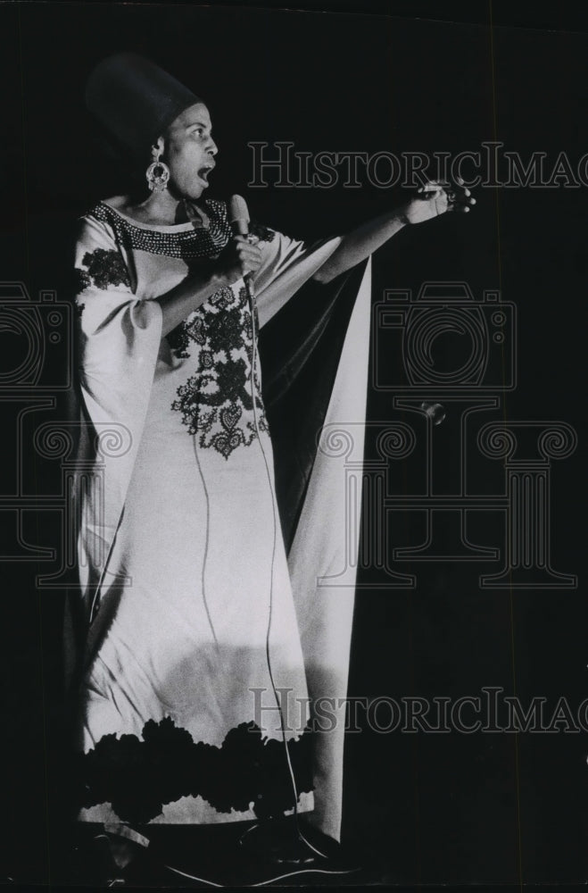 1968 African Singer Miriam Makeba - Historic Images