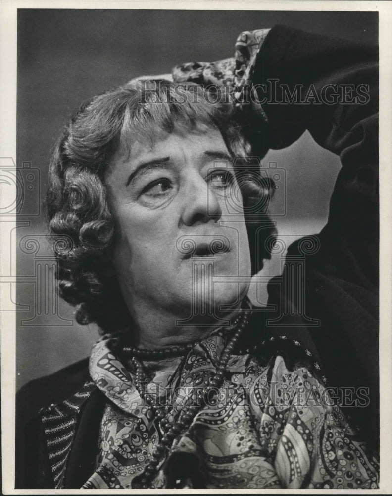 1967, Sir Alec Guinness in &quot;Wise Child&quot; Play, London - mjp18760 - Historic Images