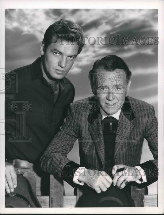1968, Sean Garrison And John Mills Star In 'Dundee And The Culhane' - Historic Images