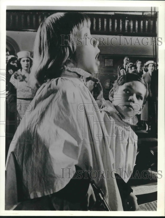 1963 Press Photo Actress Hayley Mills With Others In Scene From 'Tiger Bay' - Historic Images