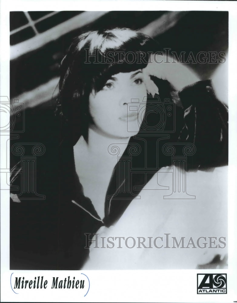 Press Photo Singer Mireille Mathieu - Historic Images