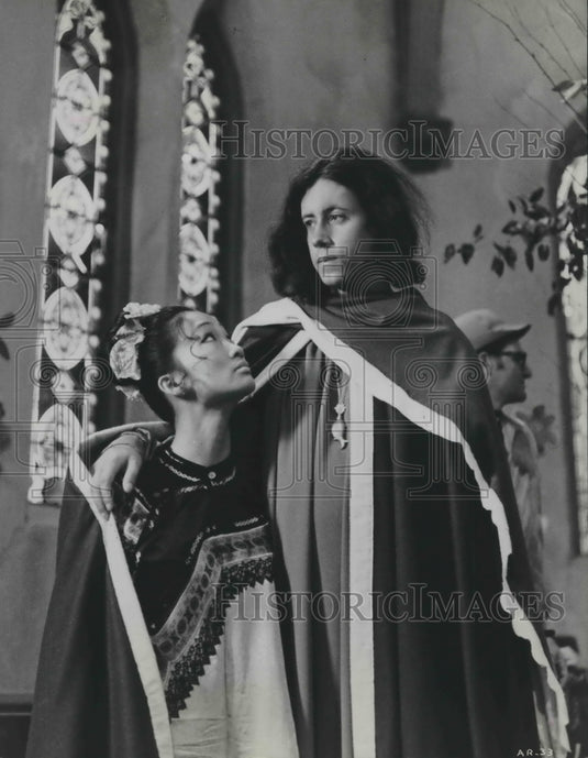 1969, Arlo Guthrie & Tina Chen in "Alice's Restaurant" - Historic Images