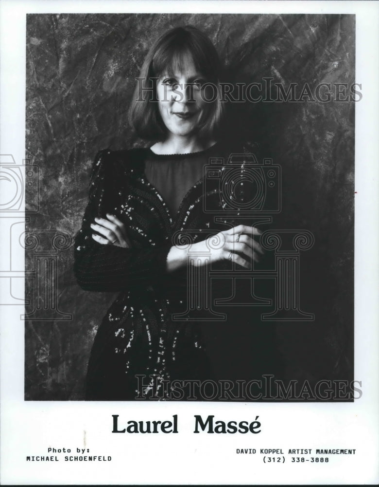 1993, Vocalist Laurel Masse - mjp19088 - Historic Images
