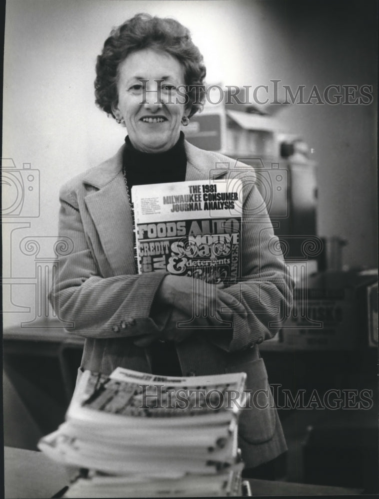 1981 Ruth Menzel, promotion department - Historic Images