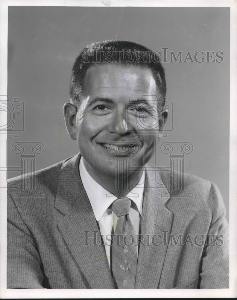 1958 Press Photo Burt Gordon, movie producer from Kenosha, Wisconsin. - Historic Images